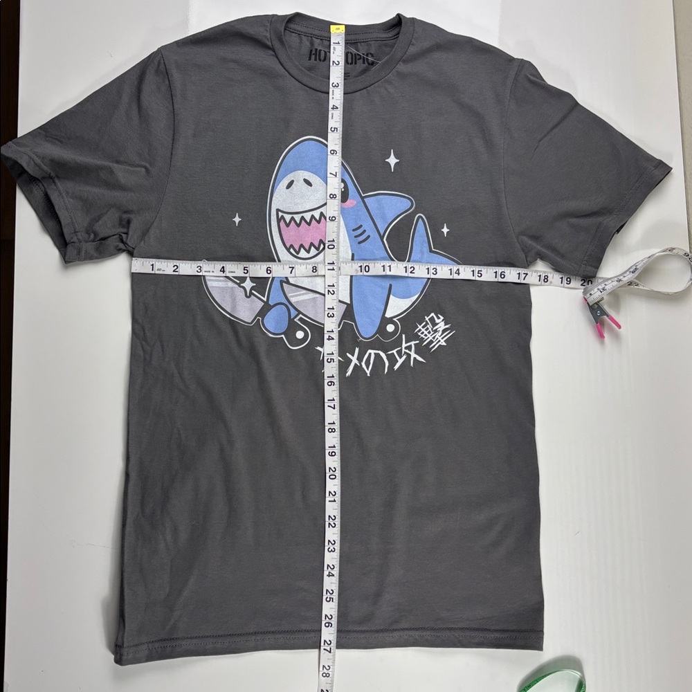 Shark 🦈 Shanks Knife T-shirt - Picture 3 of 7